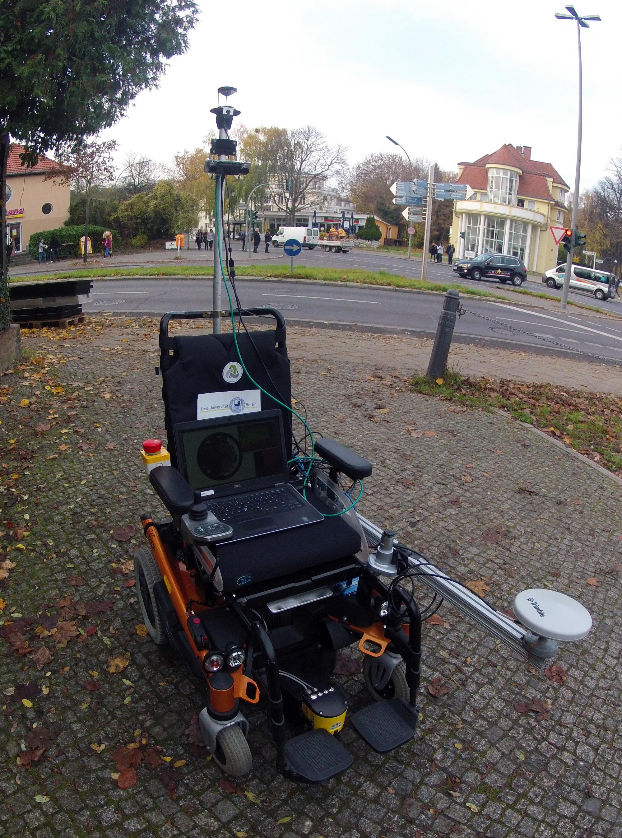 „Brain Controlled Wheelchair“ – Gedankengesteuerter Roboterrollstuhl