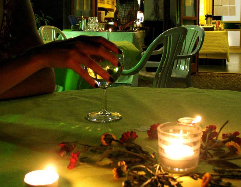 Kerzenschein im Bambuswald