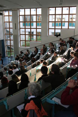Hörsaal im Institut für Informatik